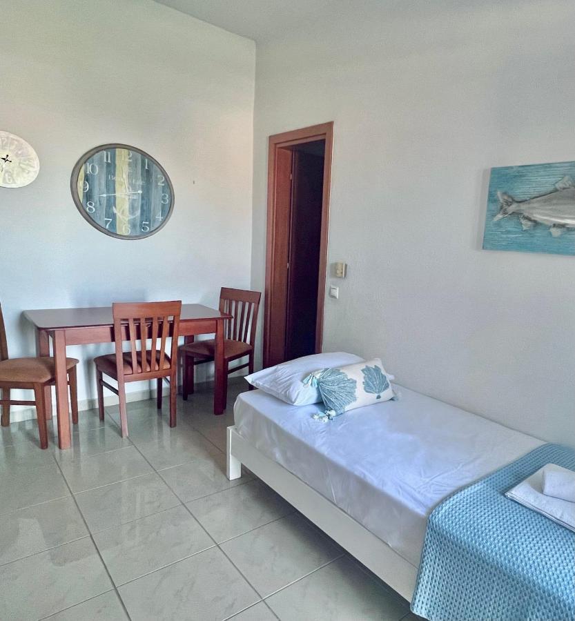 Four S Apartments Mykonos Town Bagian luar foto